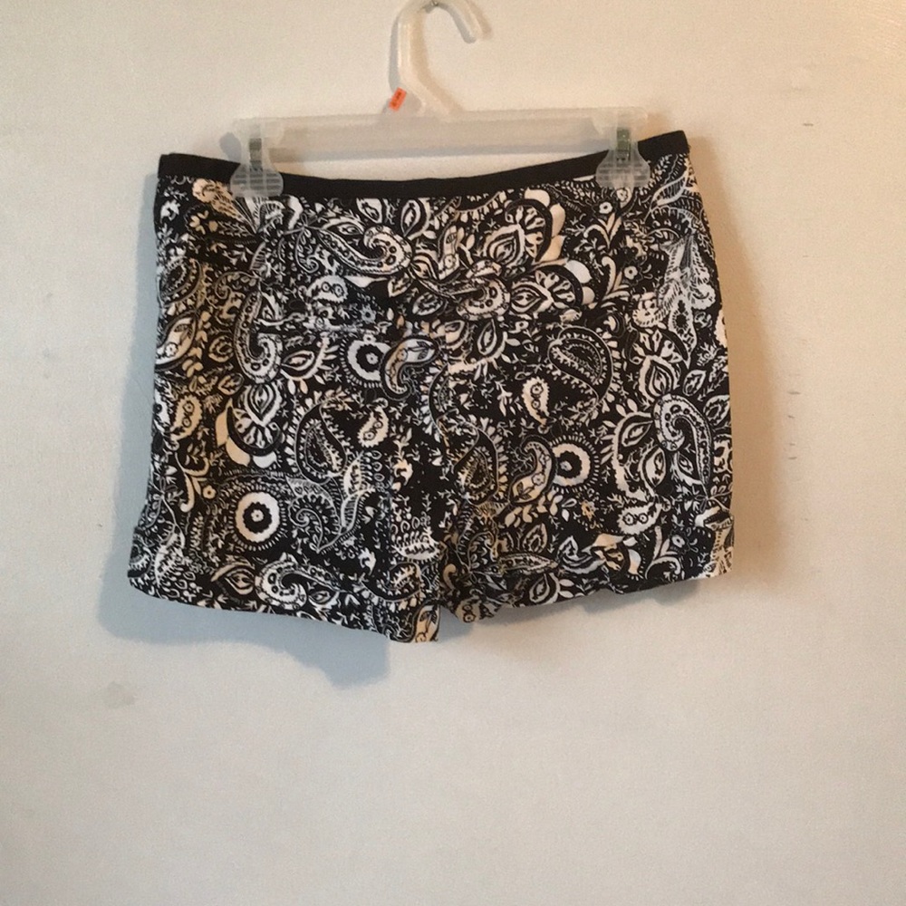 Patterned Shorts! - Picture 5 of 5